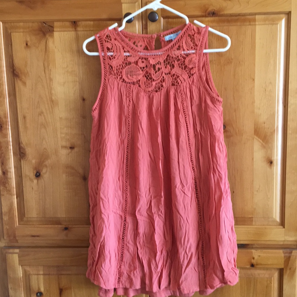 Beautiful dress with lace details